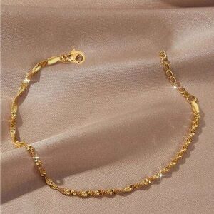 Elegant Gold Bracelet